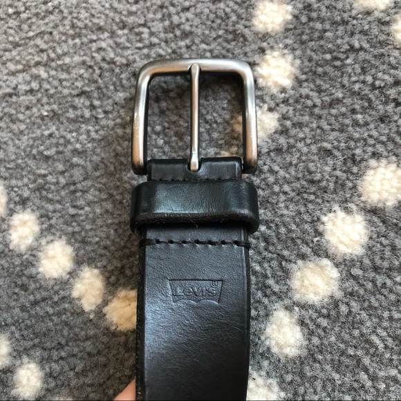 (Levi’s) Men’s Black Leather Belt - Picture 2 of 4